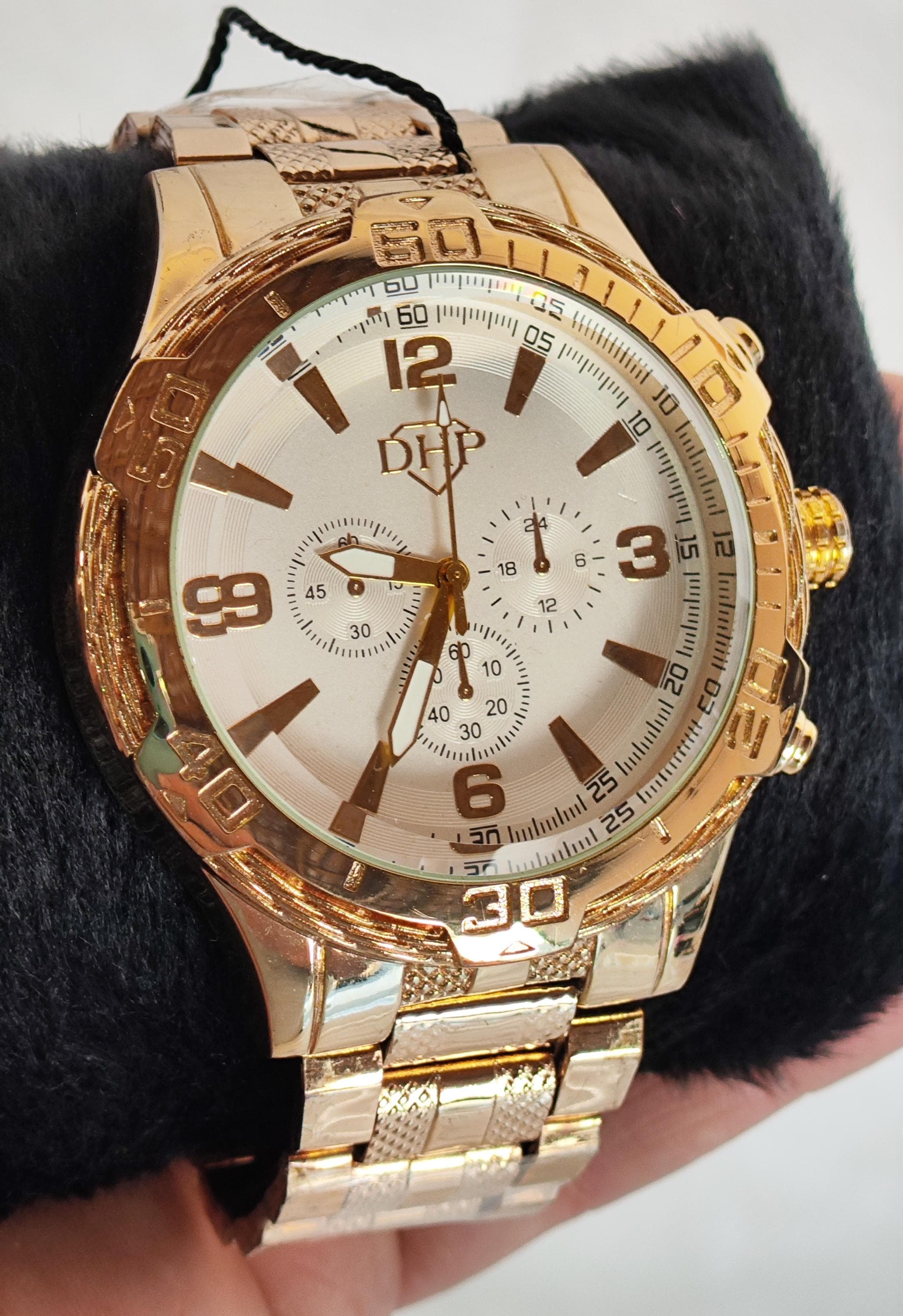 Relógios feminino e masculino 